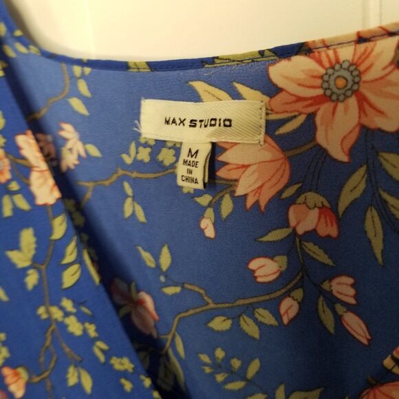 Women's Floral Boho Faux Wrap Top Size Medium Blue - Picture 5 of 8